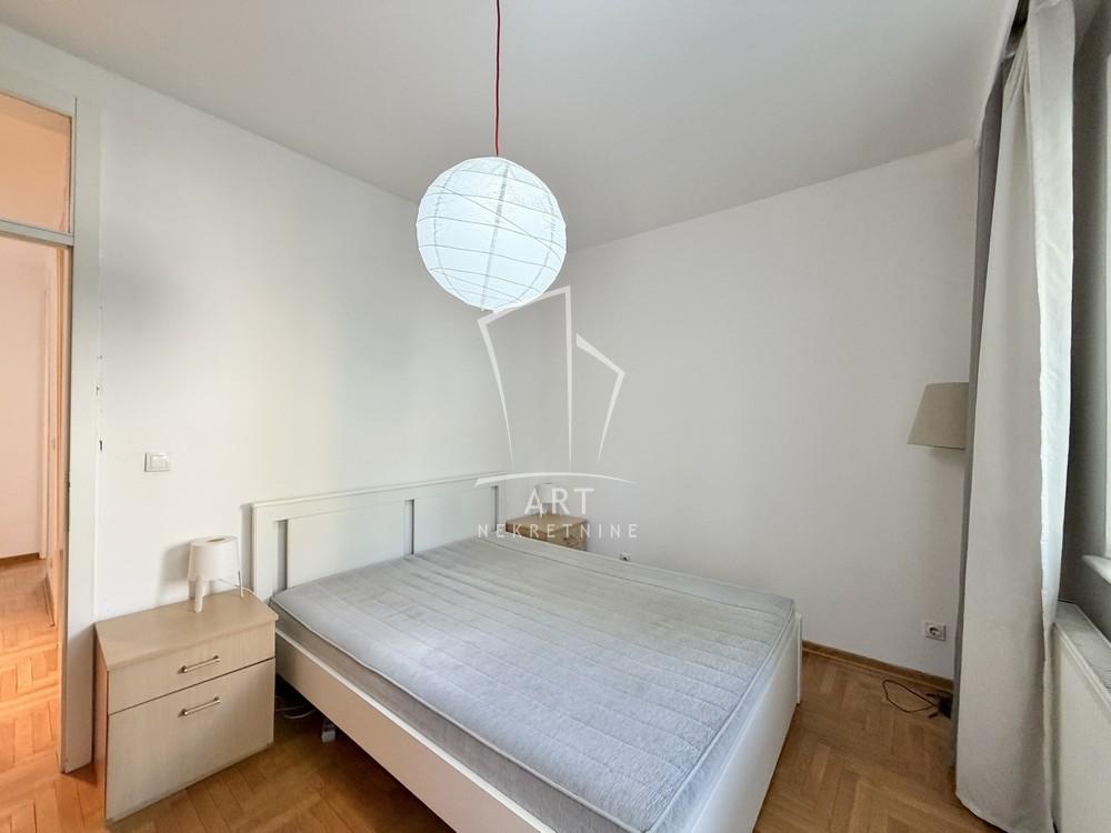 Stan na prodaju u Beogradu, Novi Beograd blok 22, dvosoban, 64m2, cena 292800 evra