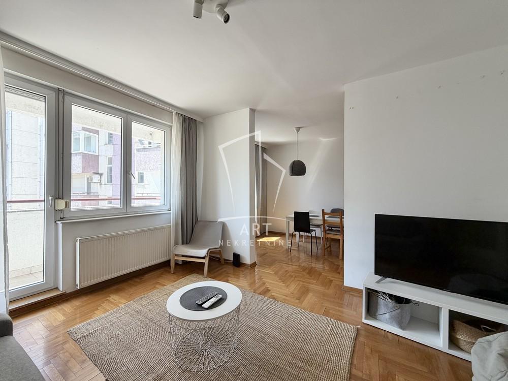 Stan na prodaju u Beogradu, Novi Beograd blok 22, dvosoban, 64m2, cena 292800 evra