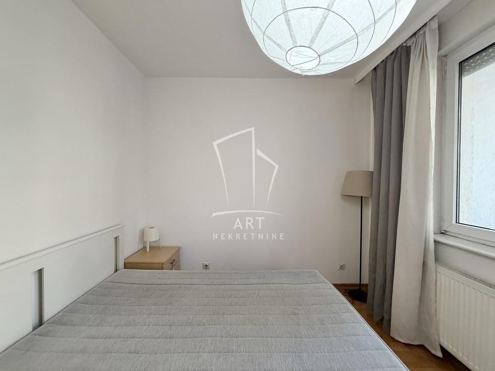 Stan na prodaju u Beogradu, Novi Beograd blok 22, dvosoban, 64m2, cena 292800 evra