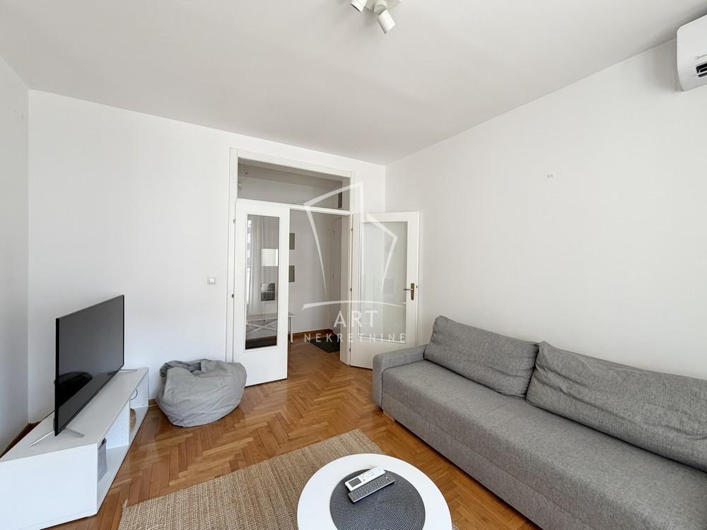 Stan na prodaju u Beogradu, Novi Beograd blok 22, dvosoban, 64m2, cena 292800 evra