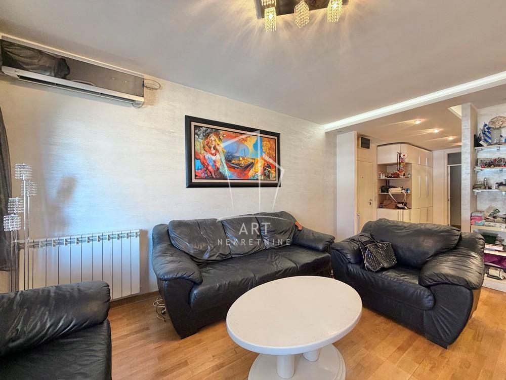 Stan na prodaju u Beogradu, Vračar, troiposoban, 101m2, cena 380000 evra