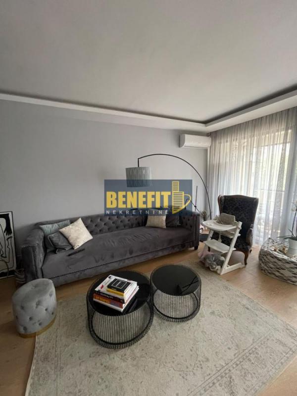 Stan na prodaju u Beogradu, Novi Beograd blok 9A (Dom Zdravlja), trosoban, 84m2, cena 380000 evra