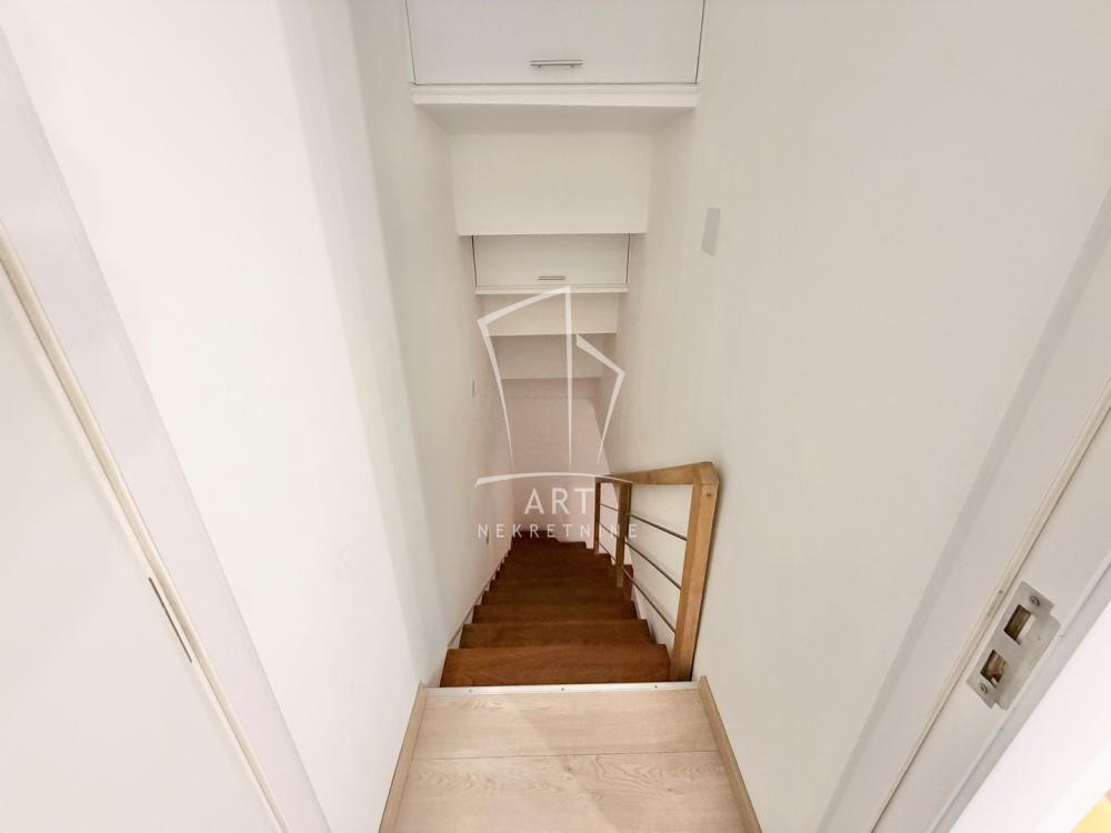 Stan na prodaju u Beogradu, Stari grad, trosoban, 54m2, cena 215000 evra