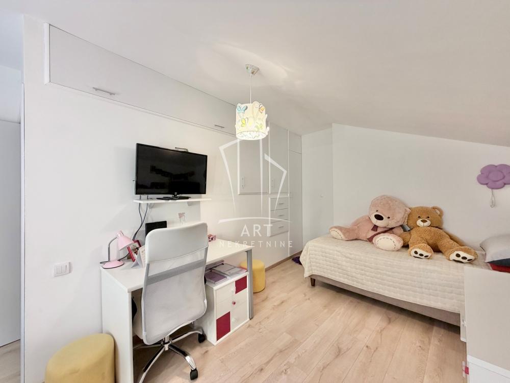 Stan na prodaju u Beogradu, Stari grad, trosoban, 54m2, cena 215000 evra
