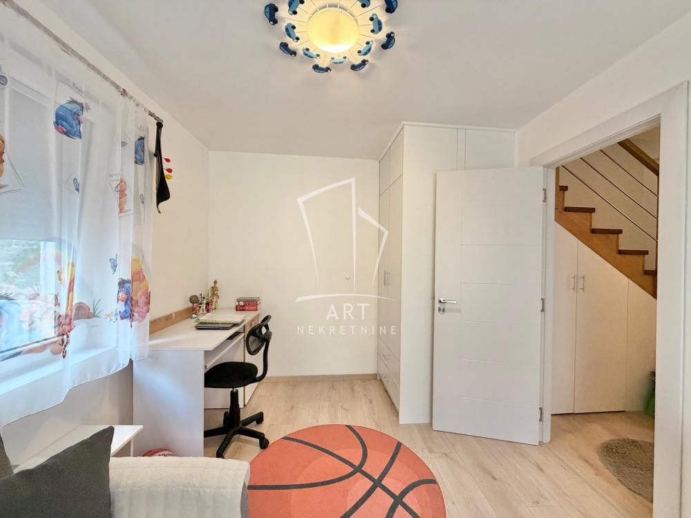 Stan na prodaju u Beogradu, Stari grad, trosoban, 54m2, cena 215000 evra