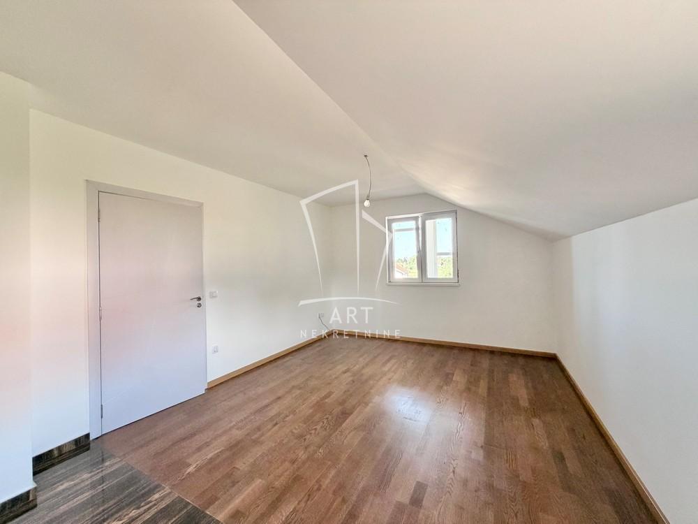 Stan na prodaju u Beogradu, Palilula, trosoban, 63m2, cena 120000 evra