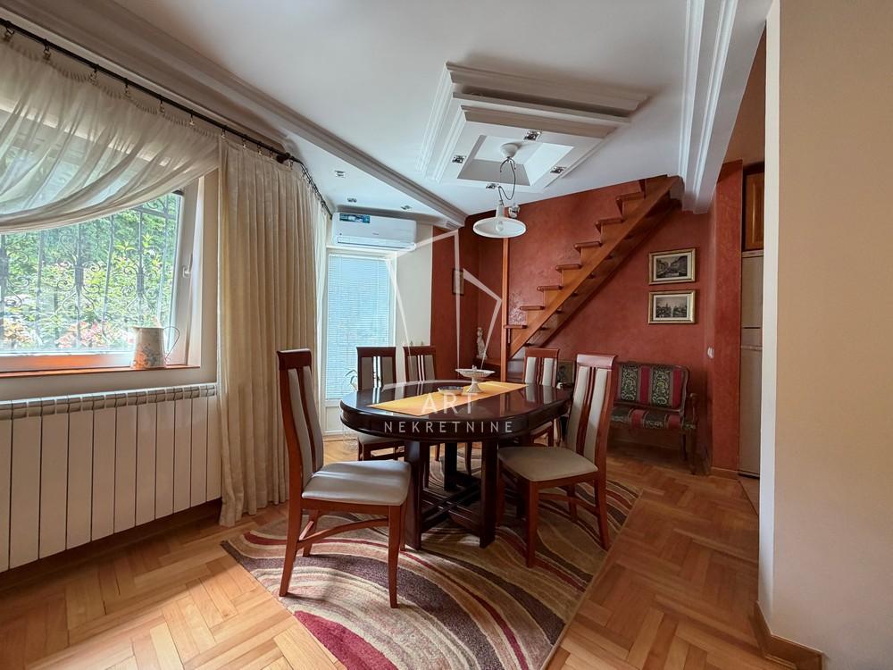 Stan na prodaju u Beogradu, Zemun, 86m2, cena 460000 evra