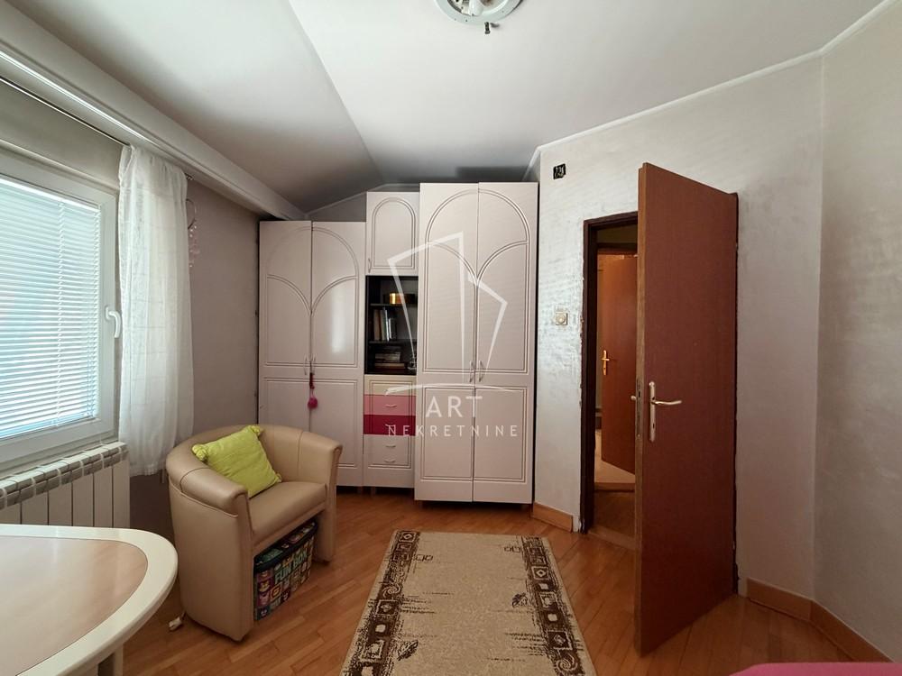Stan na prodaju u Beogradu, Zemun, 86m2, cena 460000 evra