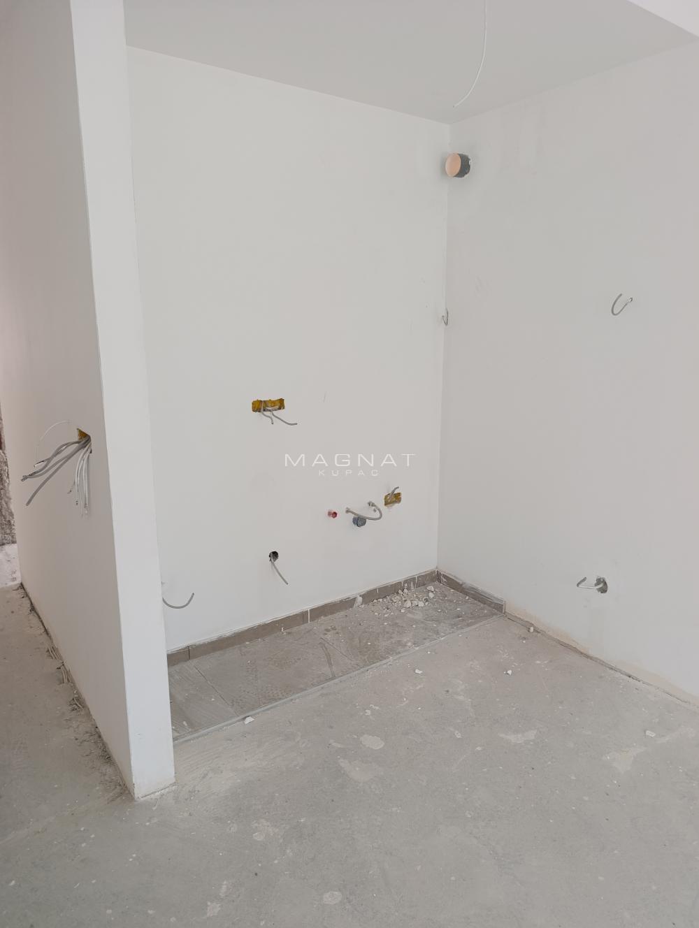 Stan na prodaju u Beogradu, Pašino brdo, dvoiposoban, 60m2, cena 225000 evra