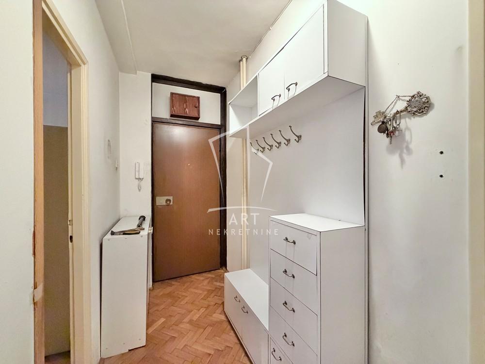 Stan na prodaju u Beogradu, Karaburma, dvosoban, 46m2, cena 145000 evra