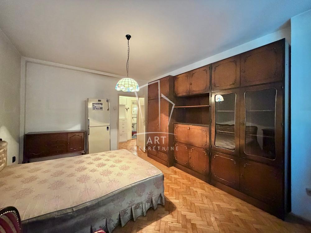 Stan na prodaju u Beogradu, Karaburma, dvosoban, 46m2, cena 145000 evra