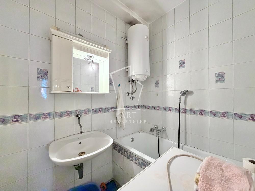 Stan na prodaju u Beogradu, Karaburma, dvosoban, 46m2, cena 145000 evra