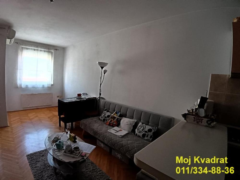 Stan na prodaju u Beogradu, Karaburma 2, jednosoban, 30m2, cena 99900 evra
