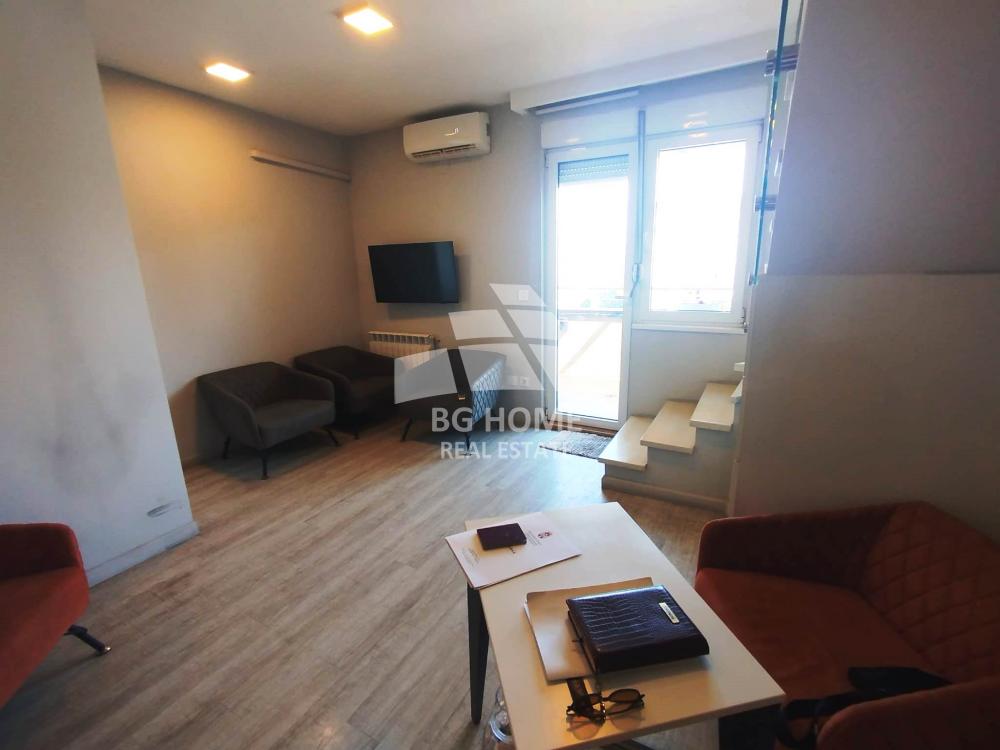 Stan na prodaju u Beogradu, Đeram pijaca, 118m2, cena 349000 evra
