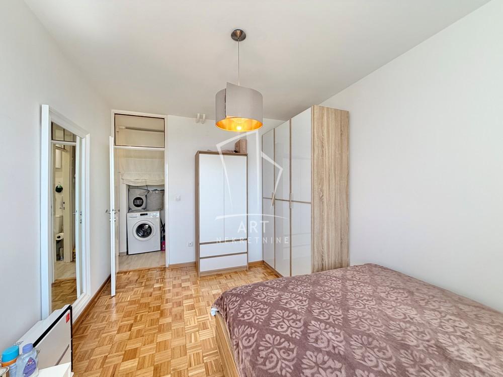 Stan na prodaju u Beogradu, Banovo brdo, dvosoban, 62m2, cena 235000 evra