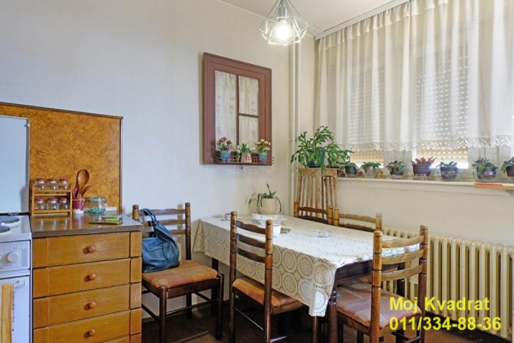 Stan na prodaju u Beogradu, Konjarnik, dvoiposoban, 73m2, cena 189000 evra