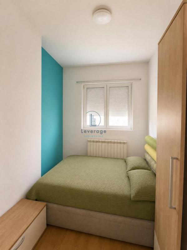Stan na prodaju u Beogradu, Novi Beograd blok 8A (Paviljoni), trosoban, 71m2, cena 249900 evra