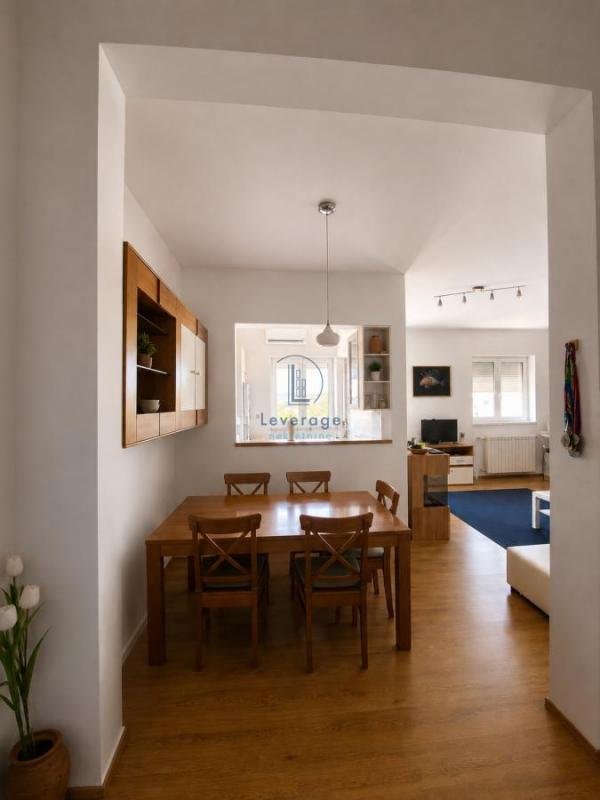 Stan na prodaju u Beogradu, Novi Beograd blok 8A (Paviljoni), trosoban, 71m2, cena 249900 evra