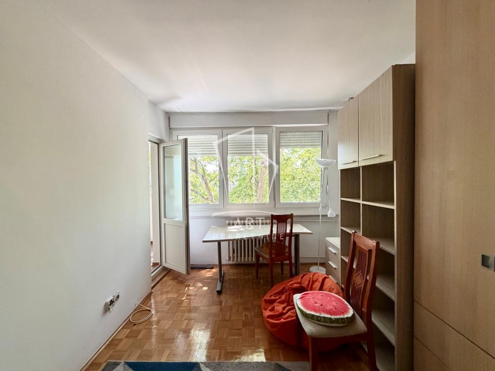 Stan na prodaju u Beogradu, Save Kovačevića, trosoban, 78m2, cena 255000 evra