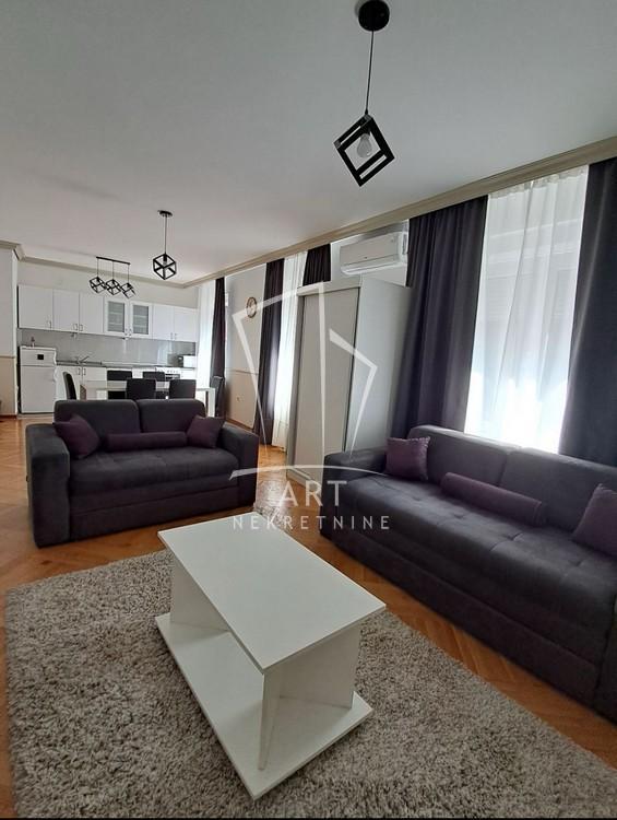 Stan na prodaju u Beogradu, Vračar, trosoban, 79m2, cena 312000 evra