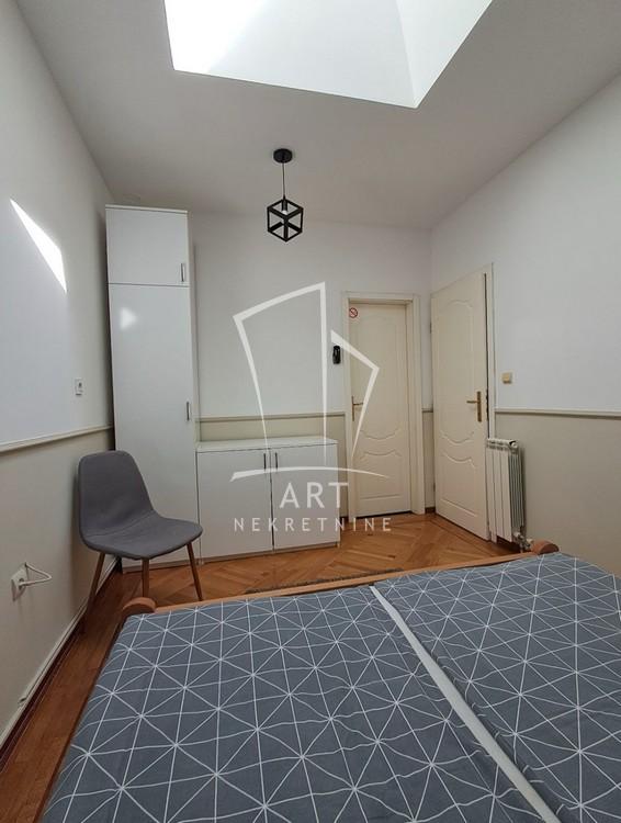 Stan na prodaju u Beogradu, Vračar, trosoban, 79m2, cena 312000 evra