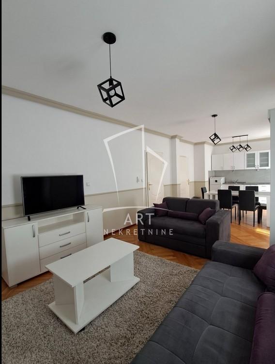 Stan na prodaju u Beogradu, Vračar, trosoban, 79m2, cena 312000 evra
