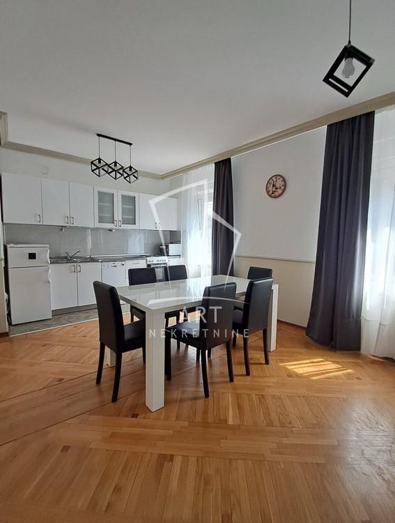 Stan na prodaju u Beogradu, Vračar, trosoban, 79m2, cena 312000 evra