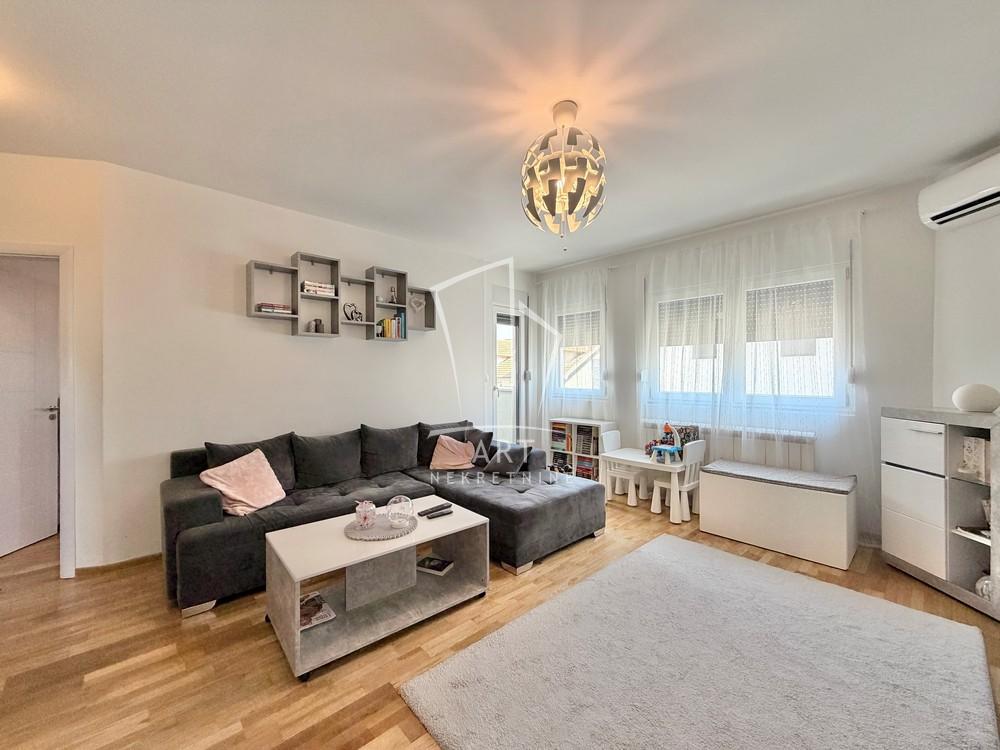Stan na prodaju u Beogradu, Mirijevo, trosoban, 56m2, cena 149000 evra