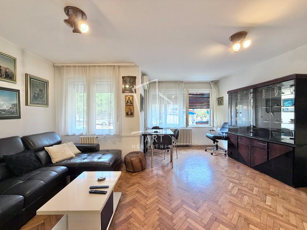 Stan na prodaju u Beogradu, Stari grad, dvoiposoban, 53m2, cena 235000 evra