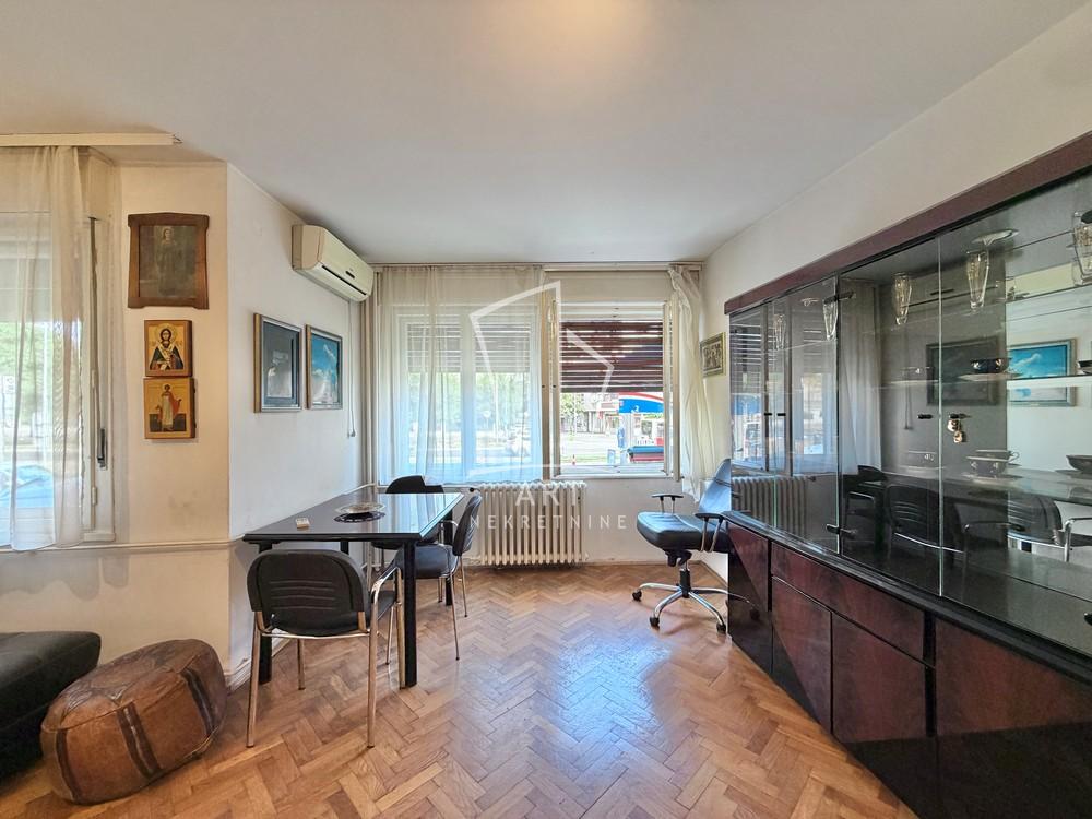 Stan na prodaju u Beogradu, Stari grad, dvoiposoban, 53m2, cena 235000 evra