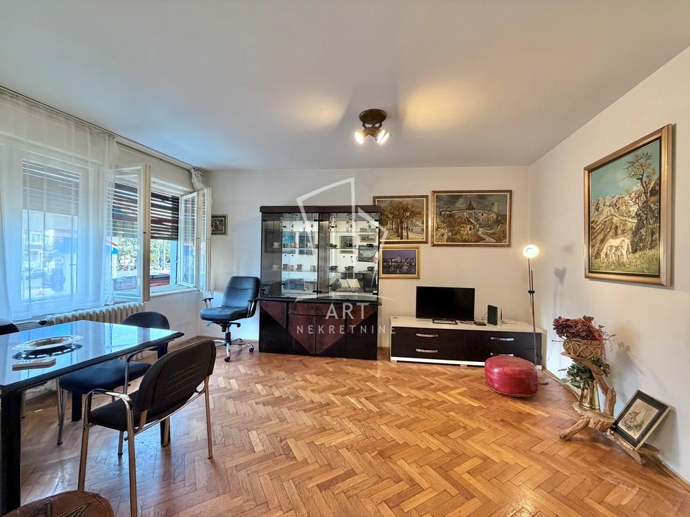 Stan na prodaju u Beogradu, Stari grad, dvoiposoban, 53m2, cena 235000 evra