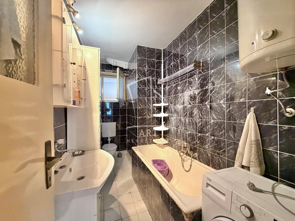Stan na prodaju u Beogradu, Stari grad, dvoiposoban, 53m2, cena 235000 evra