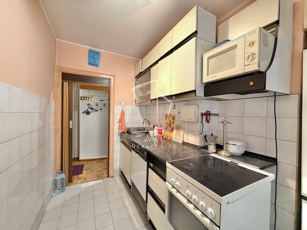 Stan na prodaju u Beogradu, Stari grad, dvoiposoban, 53m2, cena 235000 evra