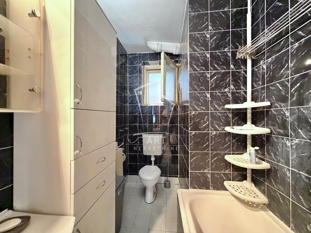 Stan na prodaju u Beogradu, Stari grad, dvoiposoban, 53m2, cena 235000 evra