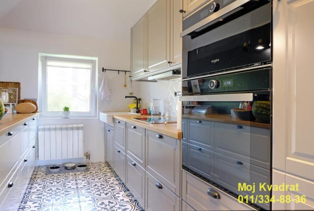 Stan na prodaju u Beogradu, Višnjička banja, trosoban, 93m2, cena 269000 evra
