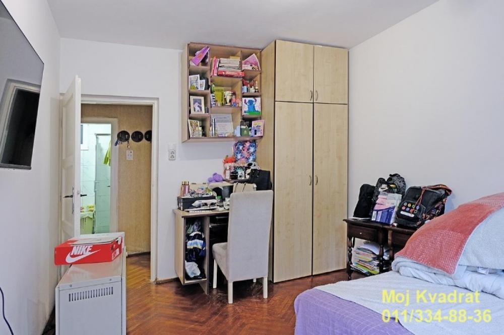 Stan na prodaju u Beogradu, Karaburma, dvosoban, 55m2, cena 153000 evra