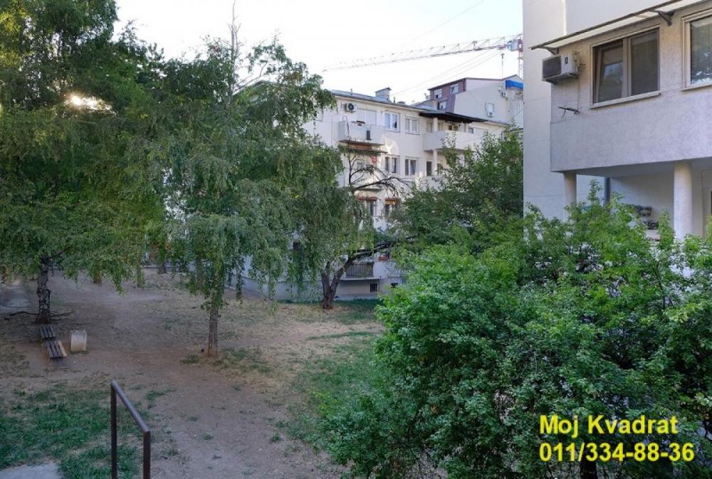 Stan na prodaju u Beogradu, Karaburma, dvosoban, 55m2, cena 153000 evra
