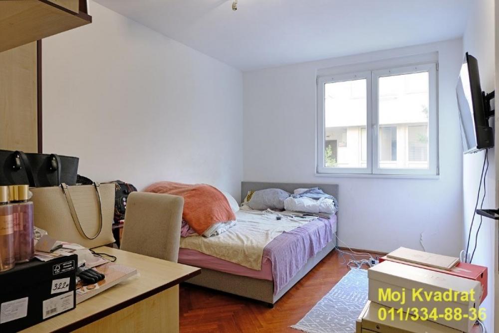 Stan na prodaju u Beogradu, Karaburma, dvosoban, 55m2, cena 153000 evra