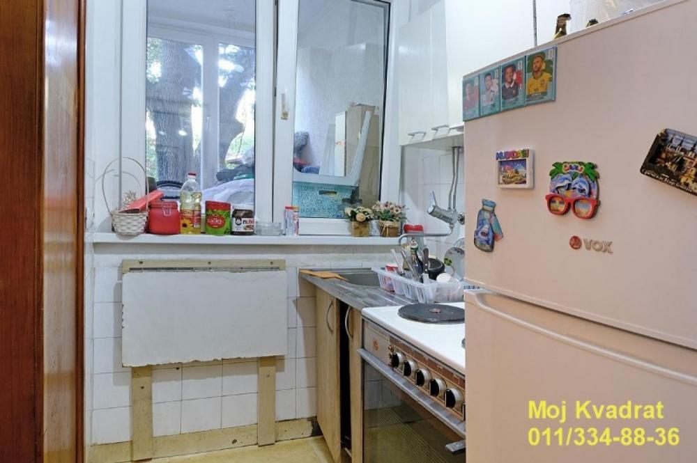 Stan na prodaju u Beogradu, Karaburma, dvosoban, 55m2, cena 153000 evra