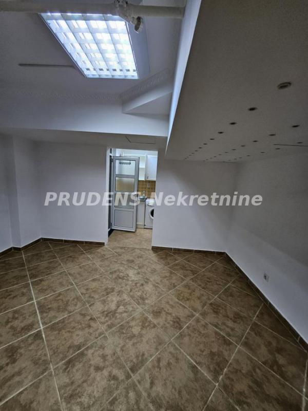 Stan na prodaju u Beogradu, Bežanijska kosa, jednosoban, 30m2, cena 68000 evra