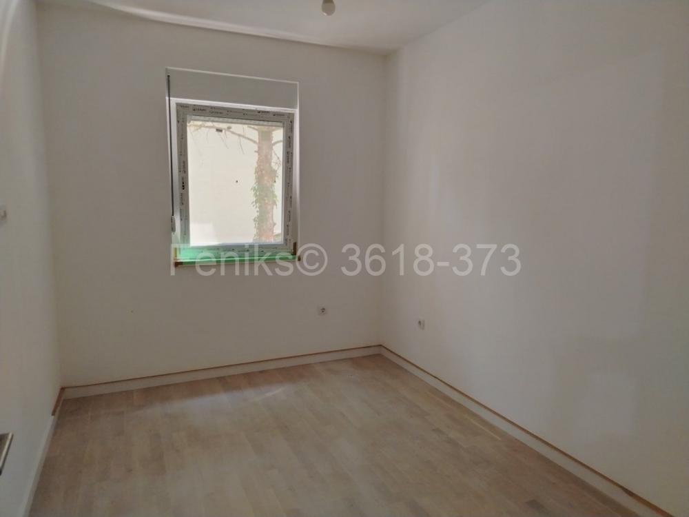 Stan na prodaju u Beogradu, Surčin, dvoiposoban, 64m2, cena 185000 evra