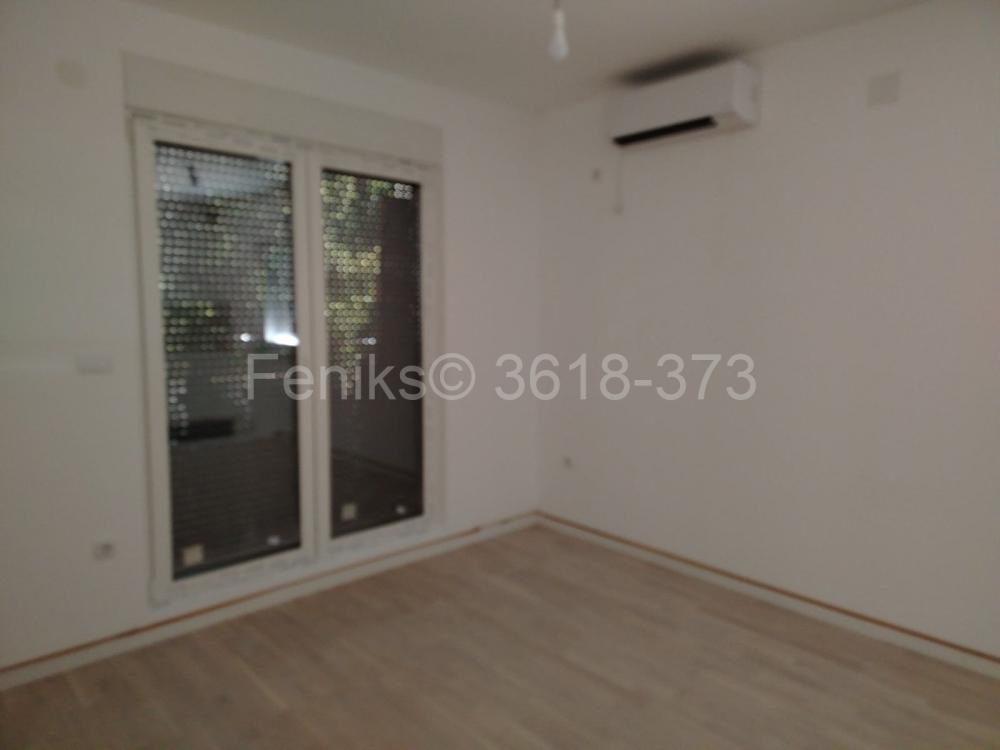 Stan na prodaju u Beogradu, Surčin, dvoiposoban, 64m2, cena 185000 evra