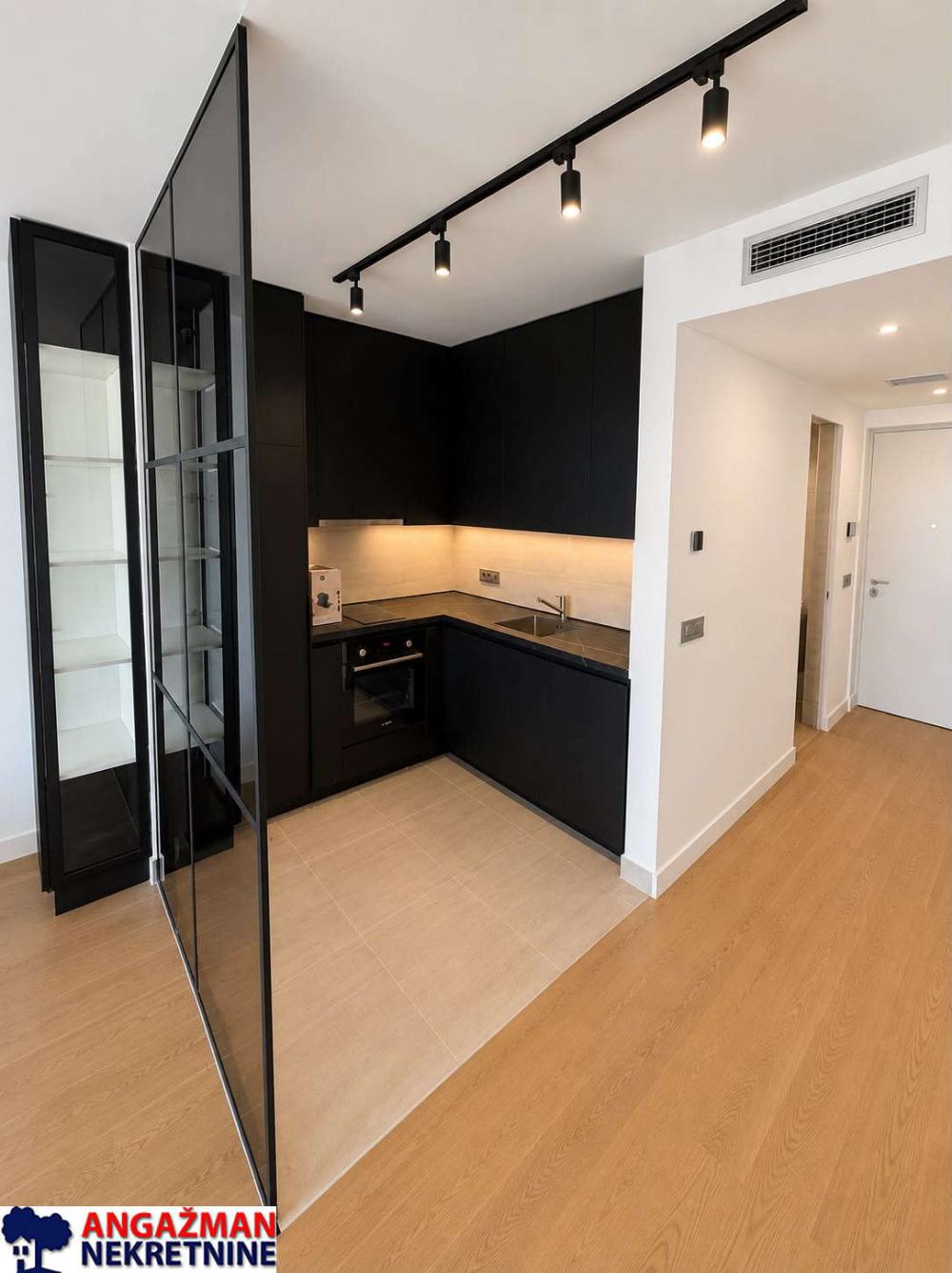 Stan na prodaju u Beogradu, Novi Beograd blok 64, jednosoban, 32m2, cena 170000 evra