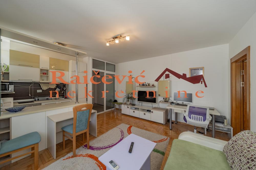 Stan na prodaju u Beogradu, Autokomanda, dvosoban, 39m2, cena 130000 evra