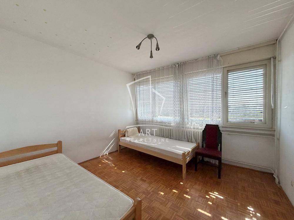 Stan na prodaju u Beogradu, Kumodraž, dvoiposoban, 75m2, cena 189000 evra