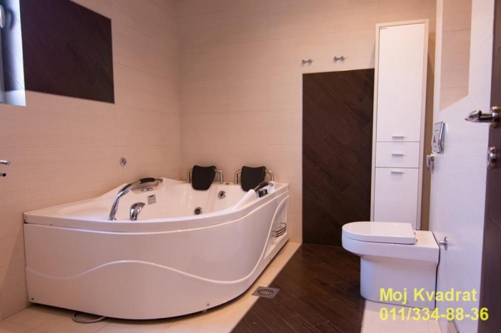 Stan na prodaju u Beogradu, Beograd (Trg Republike), cetvorosoban, 142m2, cena 537000 evra