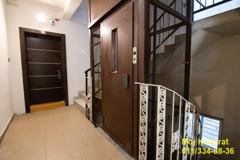 Stan na prodaju u Beogradu, Beograd (Trg Republike), cetvorosoban, 142m2, cena 537000 evra