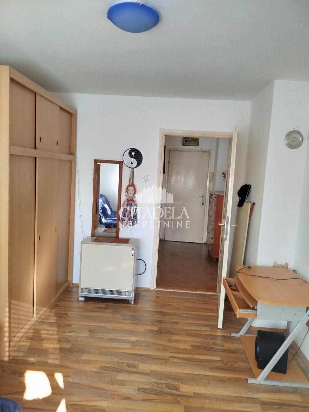 Stan na prodaju u Beogradu, Čukarica, jednoiposoban, 36m2, cena 76000 evra