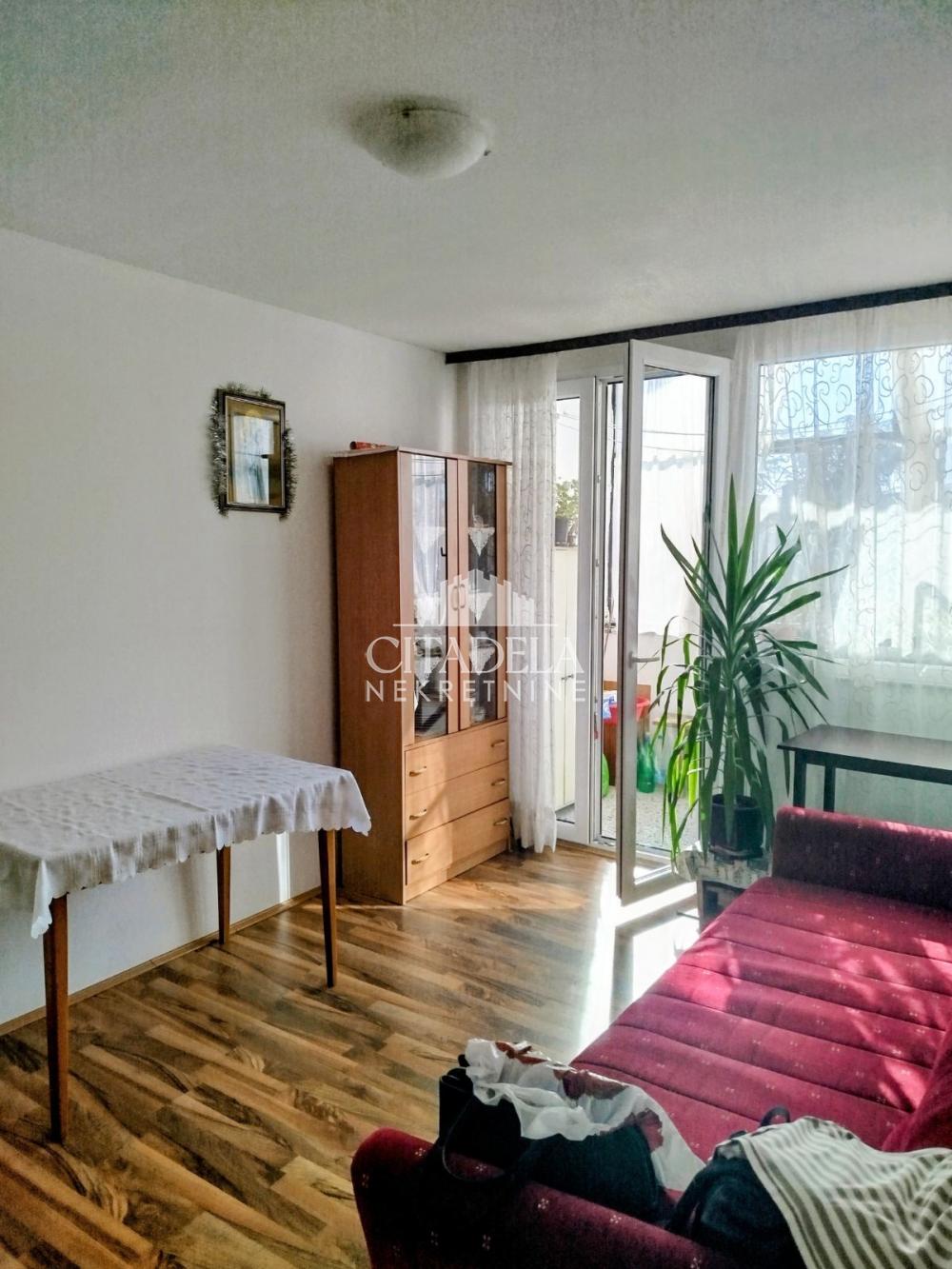 Stan na prodaju u Beogradu, Čukarica, jednoiposoban, 36m2, cena 76000 evra
