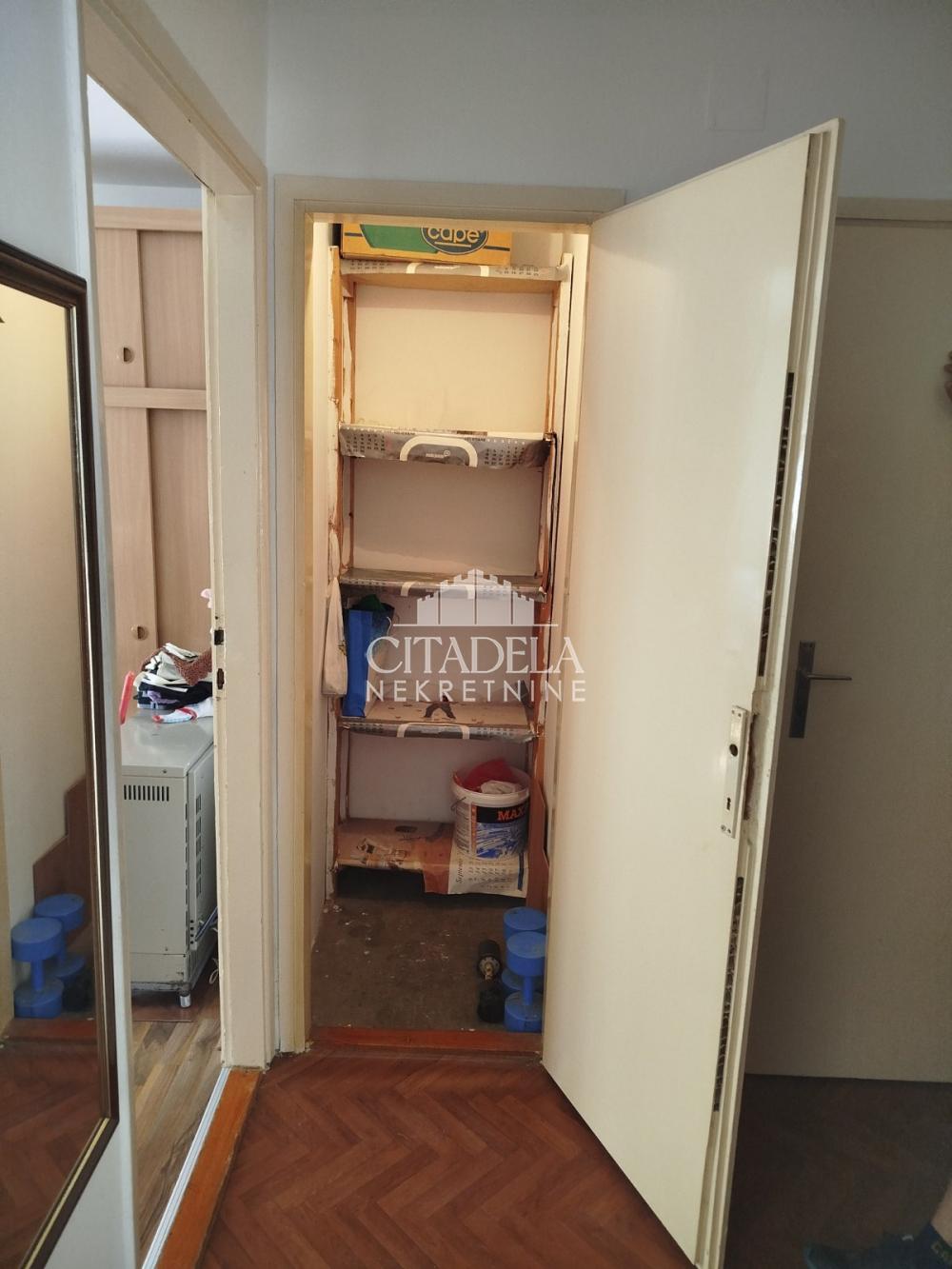Stan na prodaju u Beogradu, Čukarica, jednoiposoban, 36m2, cena 76000 evra